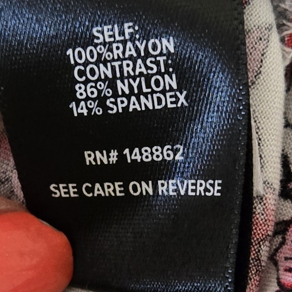 Torrid Pink Floral Mixed Print Lace Yoke Challis Maxi Dress Size 4X - Picture 10 of 11